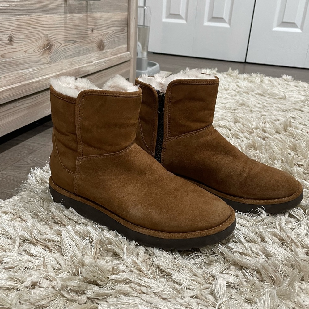 UGG Aubree Mini